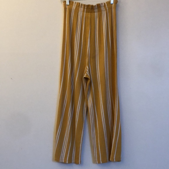 Flowy Beach Pants 🏖️ - Picture 6 of 11